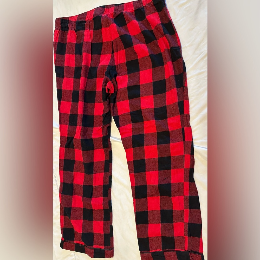 Old Navy Red and Black Plaid Pajama Pants - Picture 3 of 4